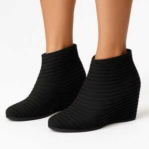 United Nude Ribbed Black Fold Lo Hidden Wedge Ankle Bootie Women sz. 37 (US 6.5)
